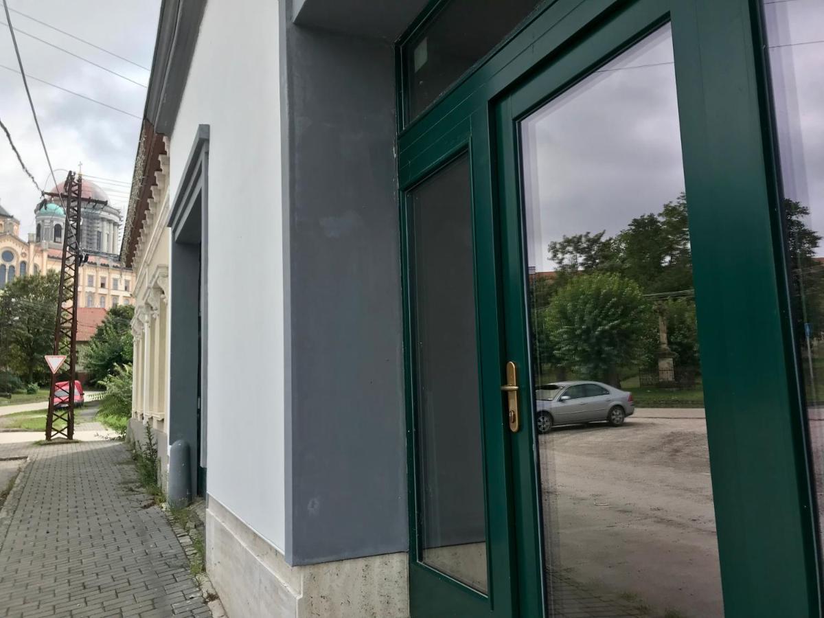 Medusa House Apartment Esztergom Luaran gambar